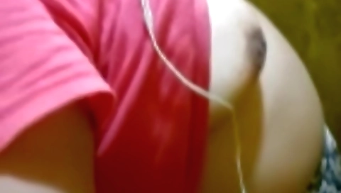 Natural Mature Woman Takes A Bath Slowly Scrub Herself