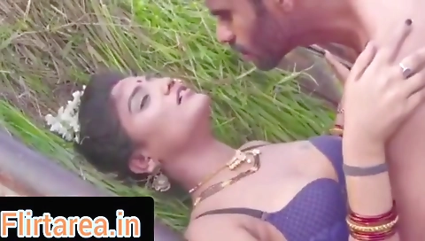 Naukar Ne Baggi Me Ghodi Bana Ke Bhabhi Ko Choda