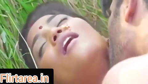 Naukar Ne Baggi Me Ghodi Bana Ke Bhabhi Ko Choda