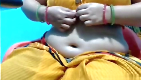 Huge Boobs - Hot Bbw Aunty Showing