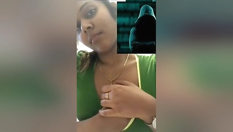 Today Exclusive- Super Hot Look Desi Girl Showing Her Boobs On Video Call
