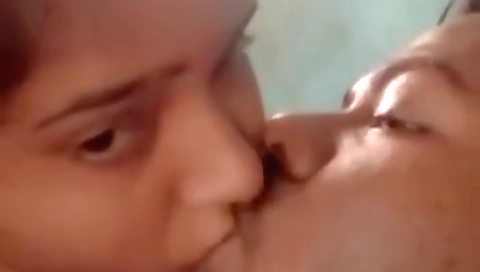 Today Exclusive- Desi Couple Kissing