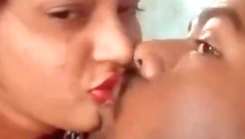 Today Exclusive- Desi Couple Kissing