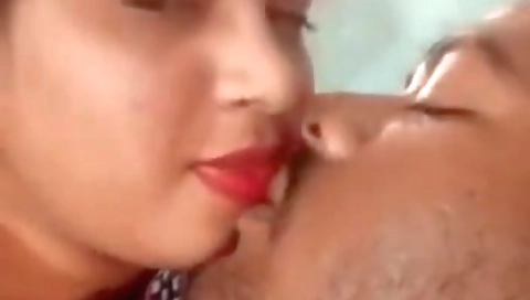Today Exclusive- Desi Couple Kissing