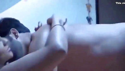 Husband Ke Sone Ke Bad Sexy Bahu Ne Sasur Se Romance Kiya