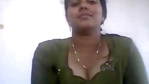Today Exclusive- Sexy Mallu Girl Showing Her Boobs