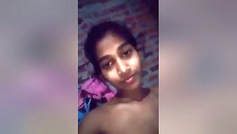 Today Exclusive- Cute Girl Showing Her Boobs And Pussy