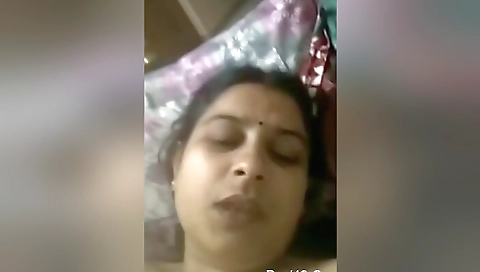 Today Exclusive -sexy Desi Bhabhi Showing Her Nude Body