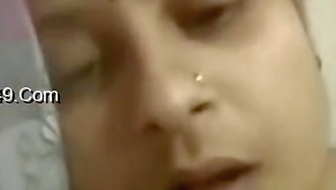 Today Exclusive -sexy Desi Bhabhi Showing Her Nude Body