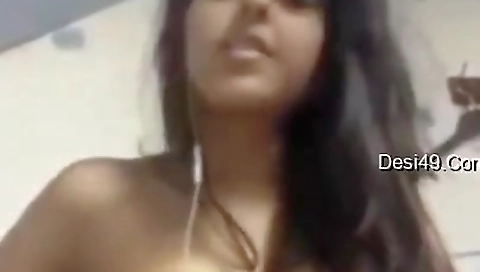 Today Exclusive- Cute Desi Girl Showing Boobs On Video Call