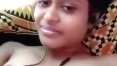Today Exclusive- Cute Desi Girl Showing Boobs To Lover On Video Call 2