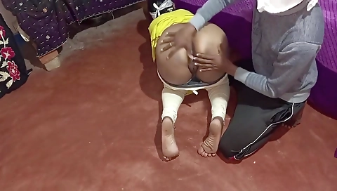 Nokrani Ko Ghodi Banakr Choot Me Ungli Dali