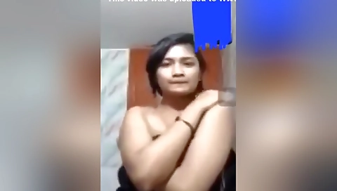 Today Exclusive- Cute Desi Girl Showing Her Boobs