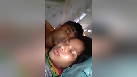 Today Exclusive- Desi Lover Kissing And Fucking