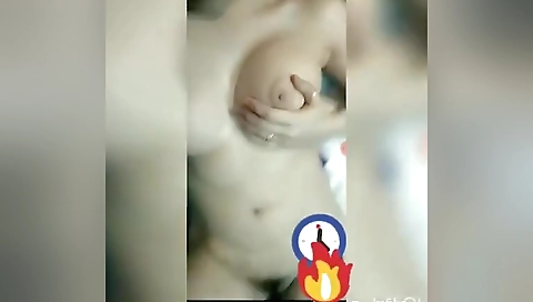 Today Exclusive- Sexy Desi Bahbhi Showing Her Boobs And Pussy