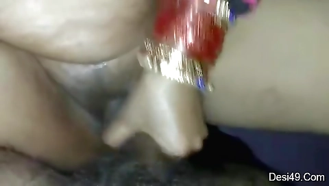 Today Exclusive- Desi Bhabhi Boob Pressing And Fucked