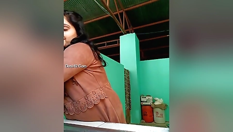 Sexy Bhabhi Shows Her Boobs And Big Ass