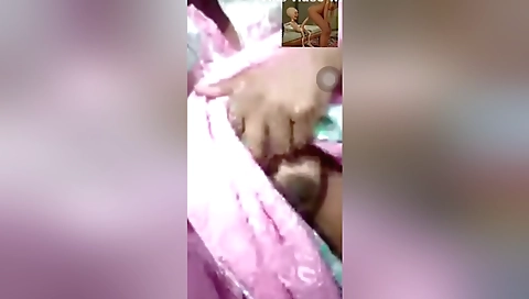 Today Exclusive- Paki Girl Showing Her Boobs