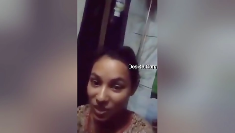 Desi Bhabhi Shows Her Boobs And Pussy 2