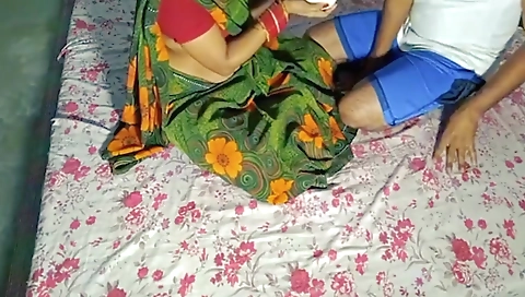 Neighbor Step sister-in-law On The Pretext Of Feeding Milk Sweets Xxx Bhabhai Sex