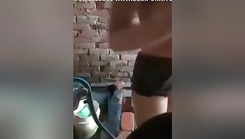 Desi Girl Record Her Bathing Clip For Lover