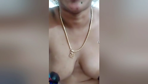 Horny Bhabhi Shows Her Boobs And Pussy