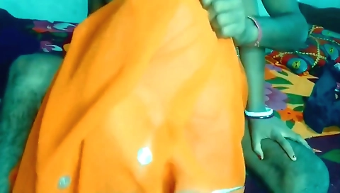 Bhabhi Fucked In Yellow Saree Riding Like Rand.she Also Try Cowgirl Position