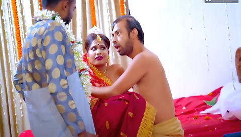 Desi Bade Dudhwali Nai Nawali Dulhan Ko Pati Ke Samne Uska Ex Boyfriend Chod Diya ( Hindi Audio )