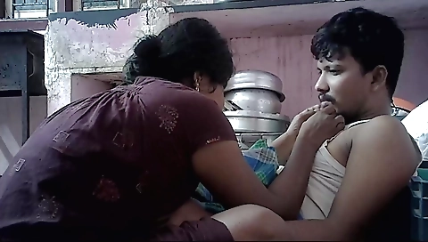 Indian House Wife Hot Kissing Ass