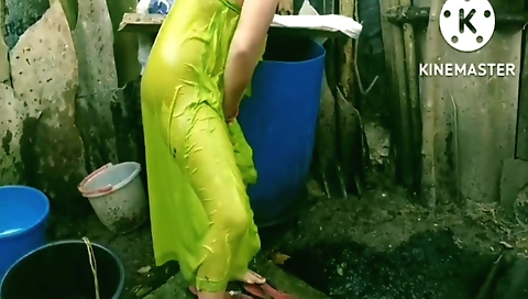 Tamil Village Mullu Aunty Outdoors Bath Sex Video