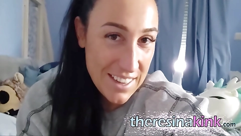 Perfekt Pussy Girl, With Little Titts Fucks Her Pussy Hart