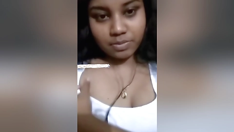 Today Exclusive- Sexy Desi Chick Shows Her Boobs And Pussy