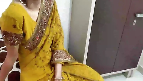 Teacher Had Sex With Students 18+ In Room And Enjoy Very Well
