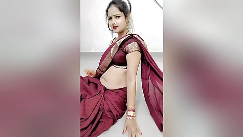 Stepmom Low Hip Saree Deep Navel Big Tits Big Ass Amateur Homemade