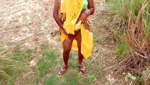 Radhika Bhabhi Ki Khet Me Chudai Indian Outdoor Sex In Hindi
