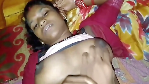 Hot Aunty Tight Boobs Pressing Aunty